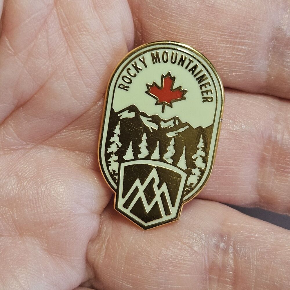 Canadian Rocky Mountaineer Tourist Train Pin Ski Mountains Canada Gold Tone